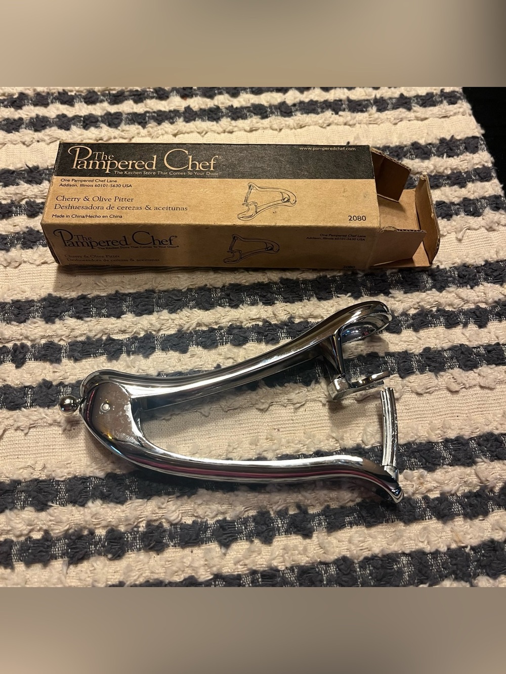Pampered Chef Cherry & Olive Pitter